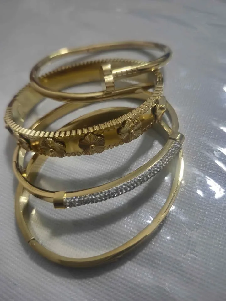 ✨ Luxury 4pcs Gold Stainless Steel Bracelet Set – $30 ✨ image indicator(4)