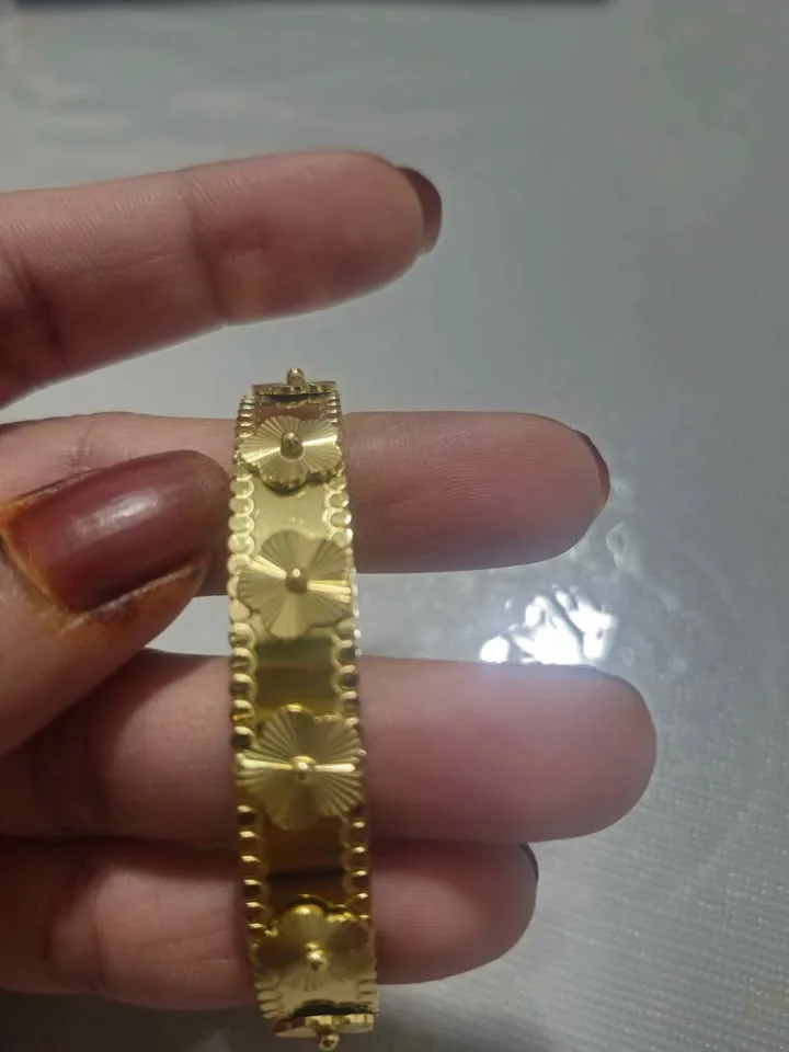 ✨ Luxury 4pcs Gold Stainless Steel Bracelet Set – $30 ✨ image indicator(6)