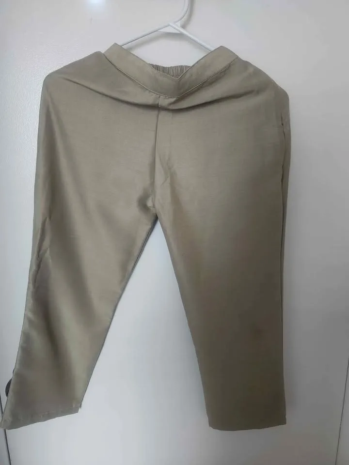 Girls’ Olive Green Pant Suit – Size 30 (7-8 Years Old) 🌿✨ image indicator(3)