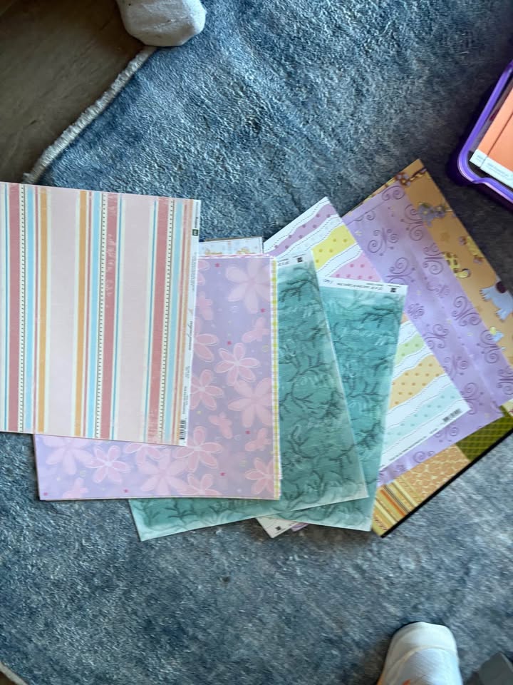 Scrapbook paper - photo 2