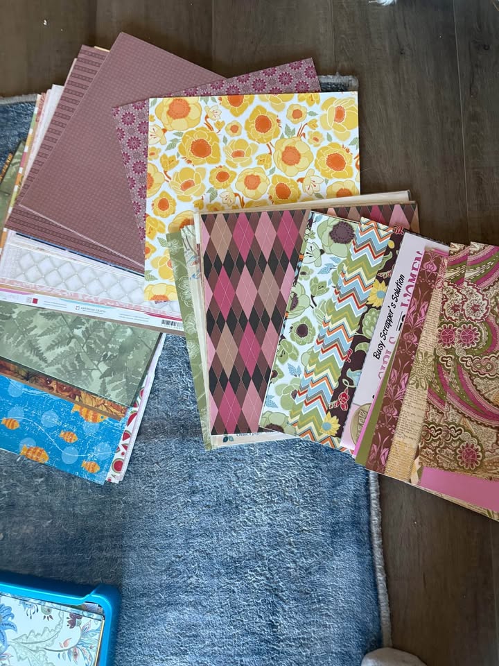 Scrapbook paper - photo 2