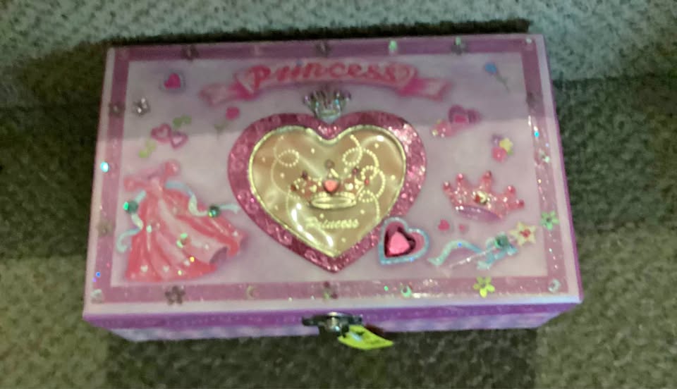 Jewelry box