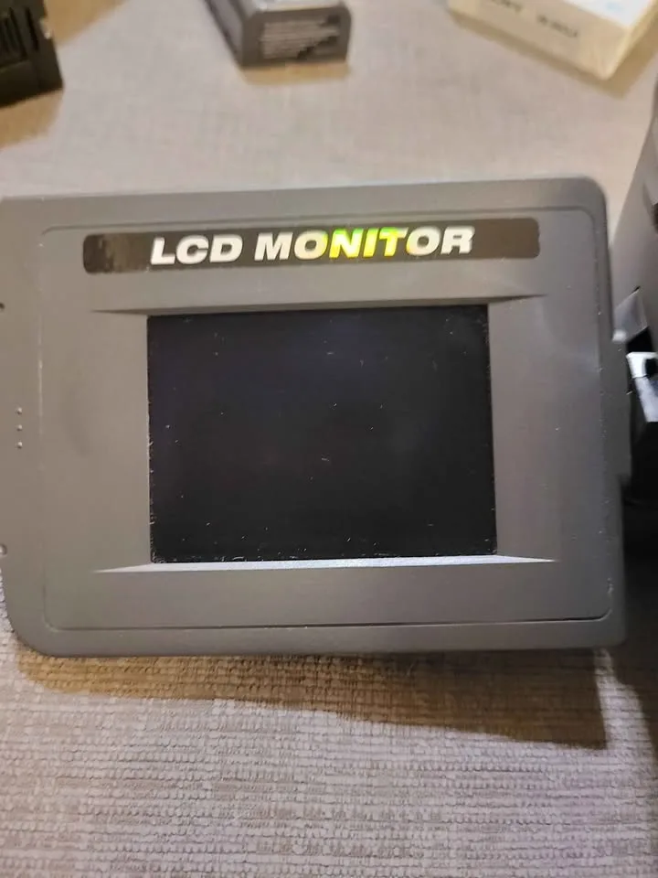 SONY CCD-TRV41 Handycam Video8 Camcorder w/ Case image indicator(6)