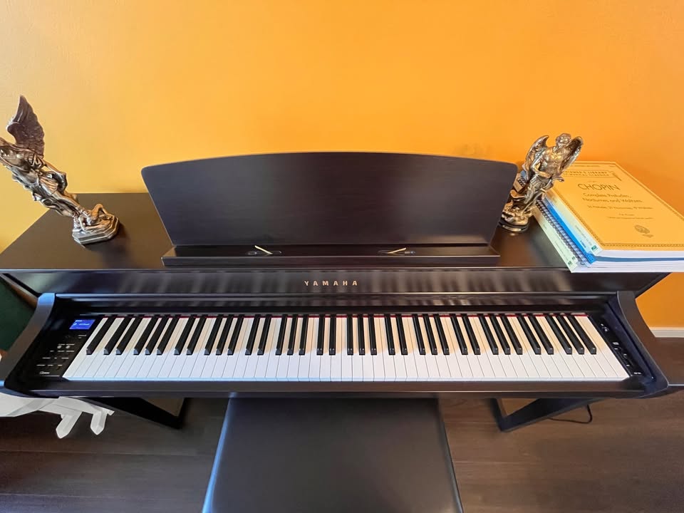 Yamaha CLP 745 Digital Piano - photo 3