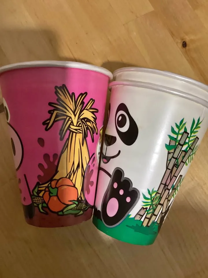 Throwaway cups thumbnail