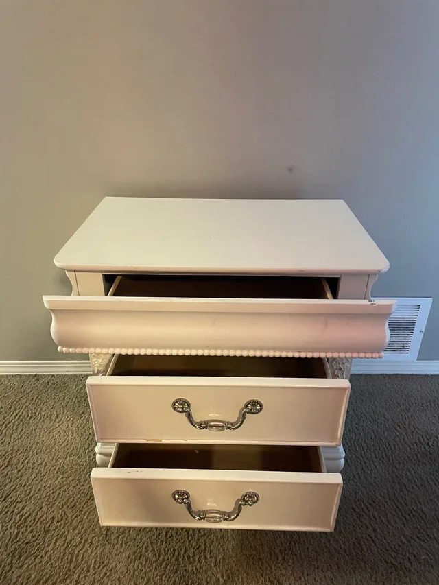 Beautiful Floral Night Stand image indicator(4)