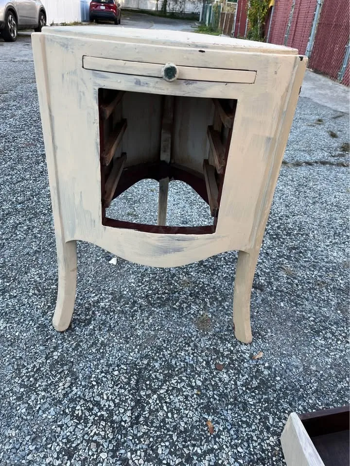 MCM Corner Table image indicator(5)