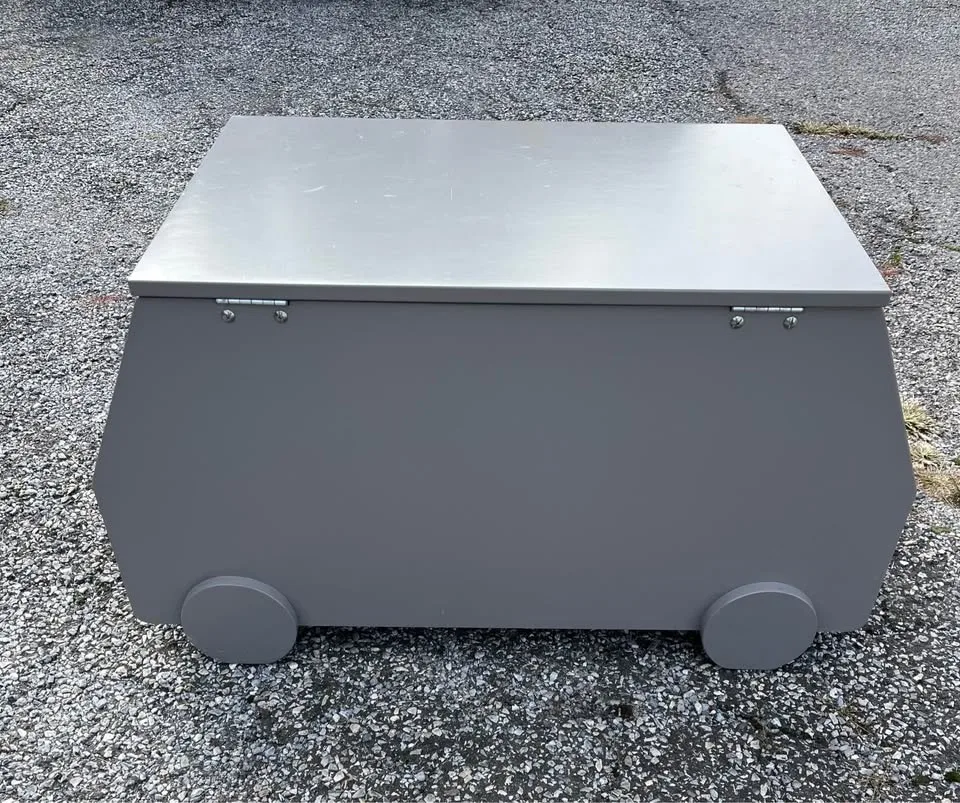 Delta Children Metro Toy Box in Classic Grey image indicator(2)