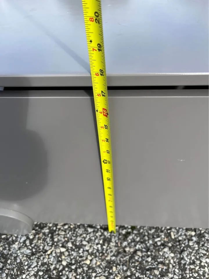 Delta Children Metro Toy Box in Classic Grey image indicator(10)