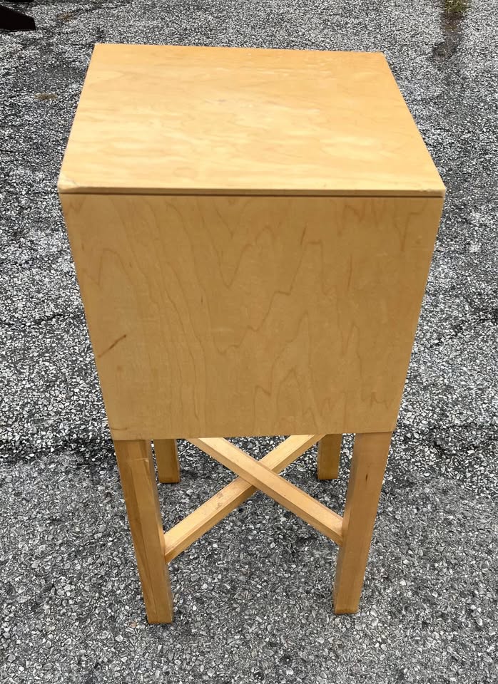 Small Cabinet/ Table - photo 3