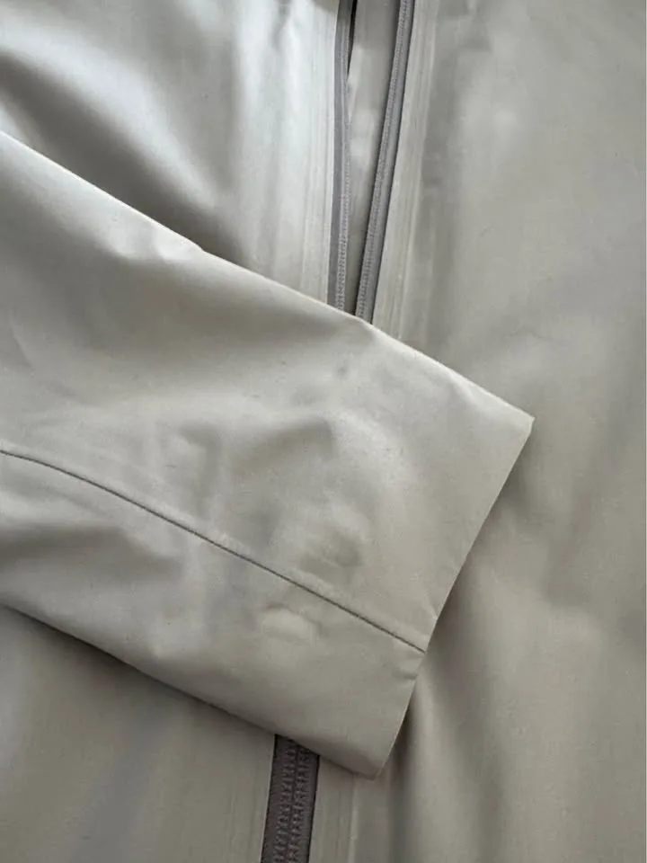 Aritzia | SIZE XS Babaton Frontier Rain Jacket image indicator(2)