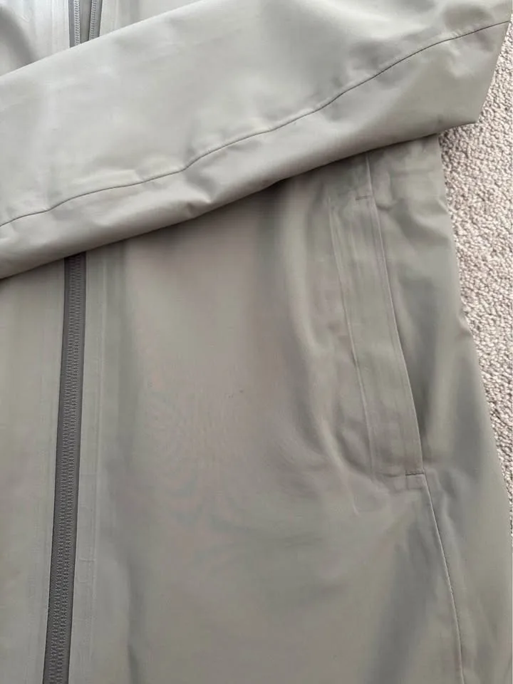 Aritzia | SIZE XS Babaton Frontier Rain Jacket image indicator(3)