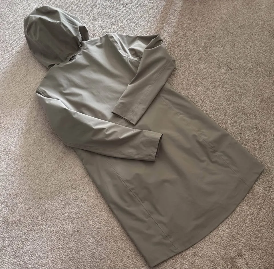 Aritzia | SIZE XS Babaton Frontier Rain Jacket image indicator(7)