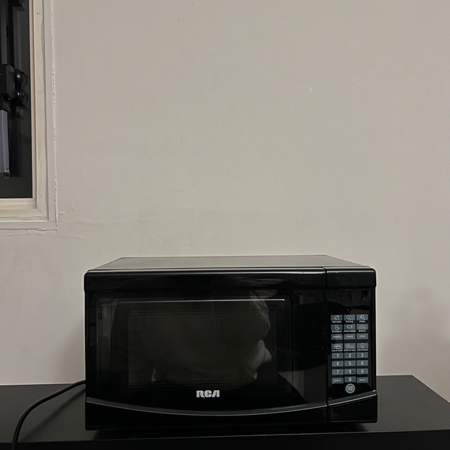 RCA RMW733-black Microwave Oven