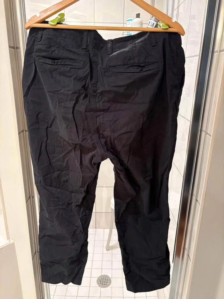 Gap women's pant black 16 image indicator(2)