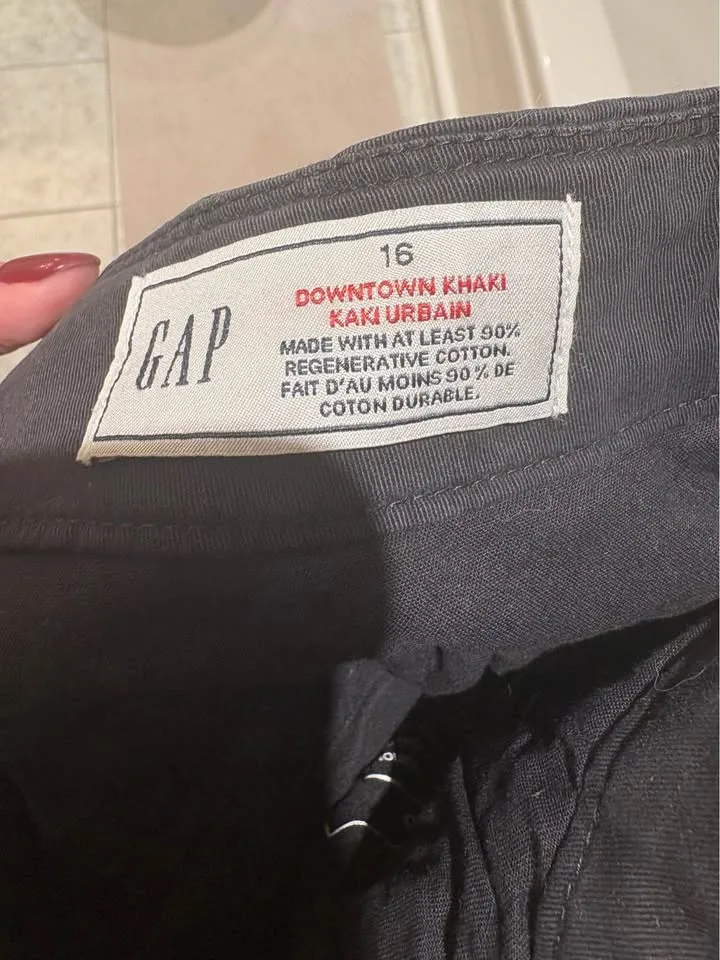 Gap women's pant black 16 image indicator(3)