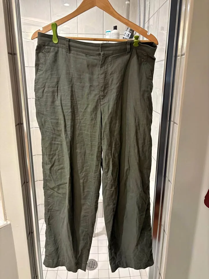 Uniqlo women's linen/cotton ankle pants - large