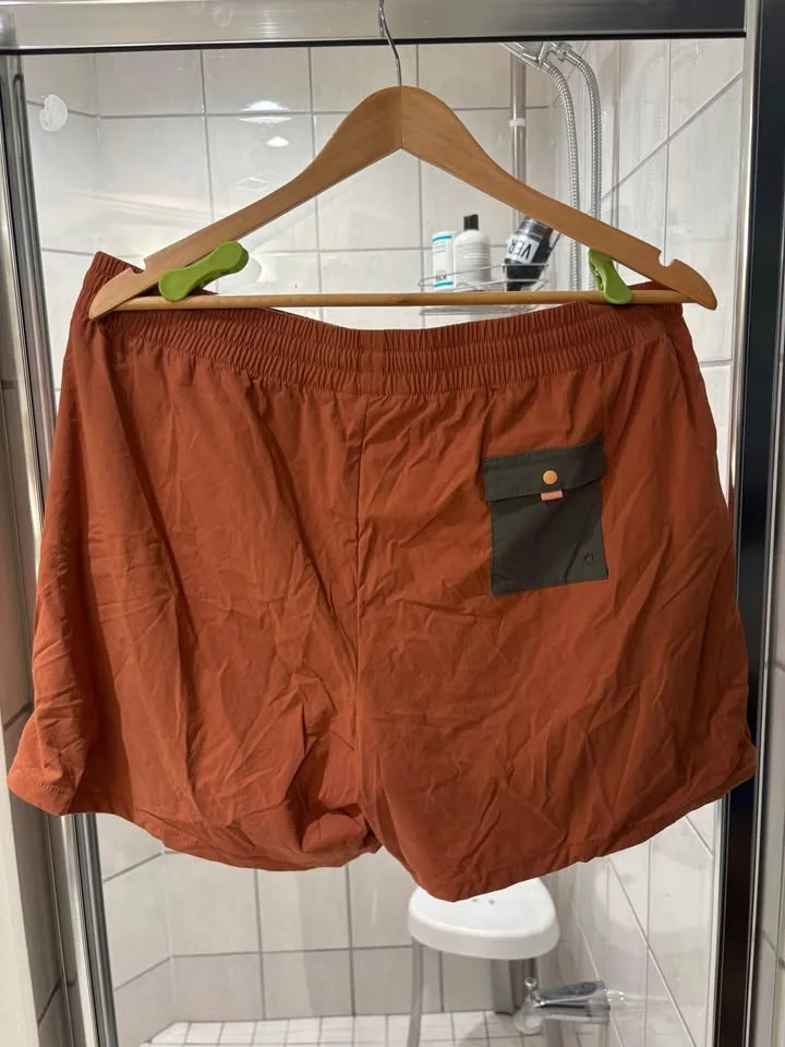 Cotopaxi women's shorts (hiking/active) XL image indicator(2)