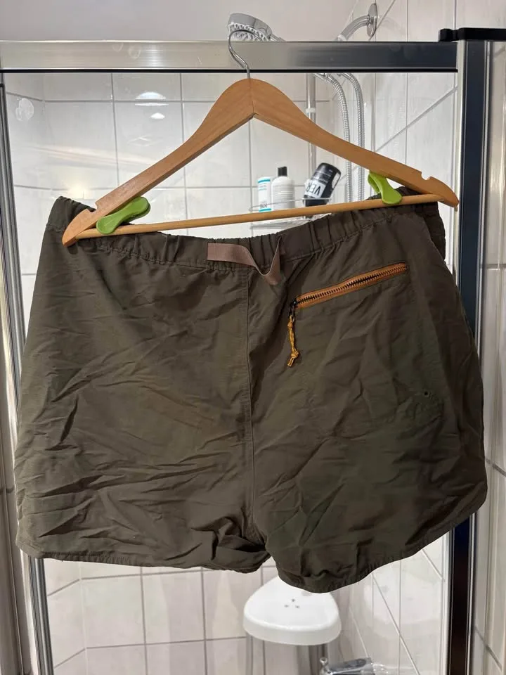 REI women's shorts (active/hiking) Xl image indicator(2)