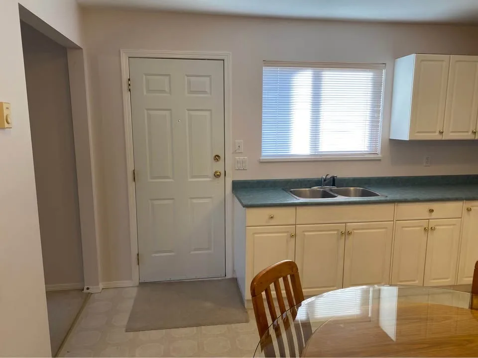 2 Beds 1 Bath - House image indicator(3)