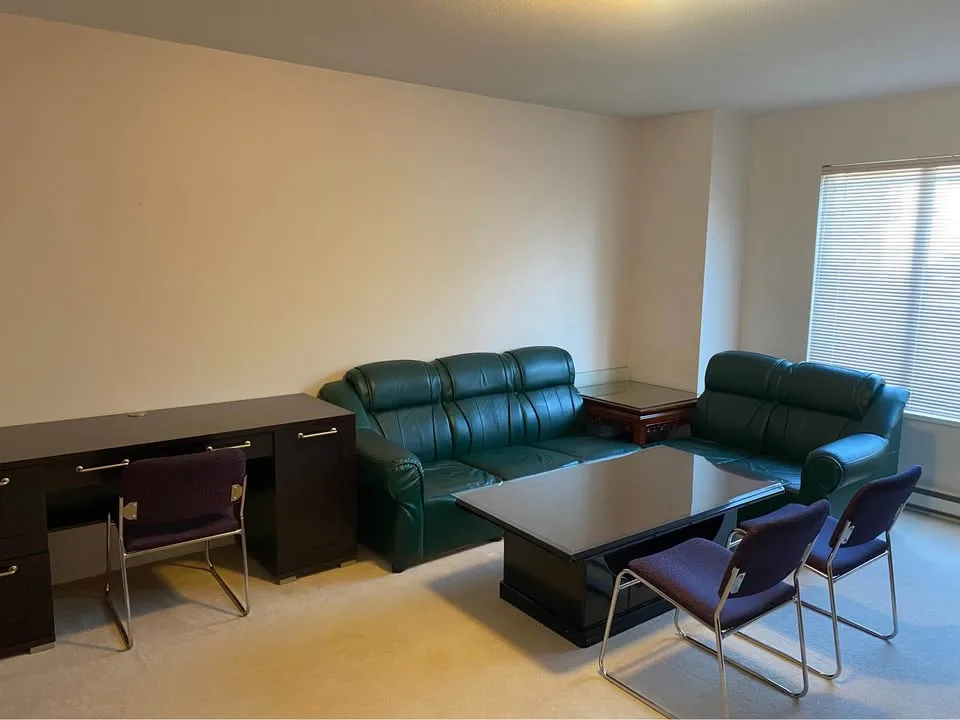 2 Beds 1 Bath - House image indicator(4)