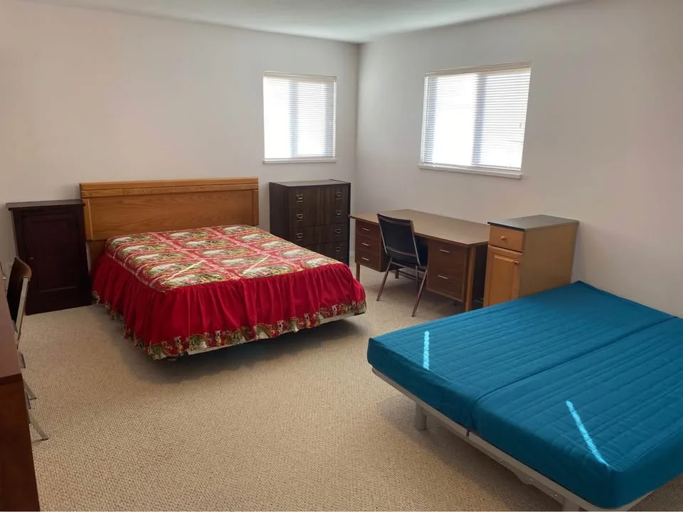 2 Beds 1 Bath - House image indicator(5)