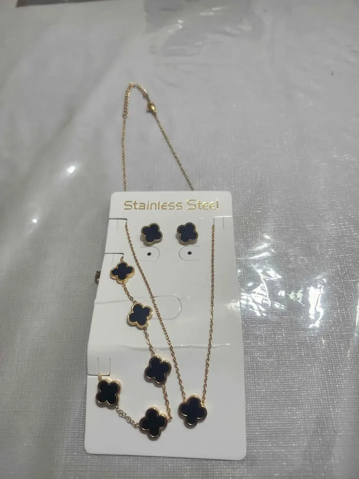 4pcs Stainless Steel Minimalist Four-Leaf Clover Jewelry Set image indicator(4)