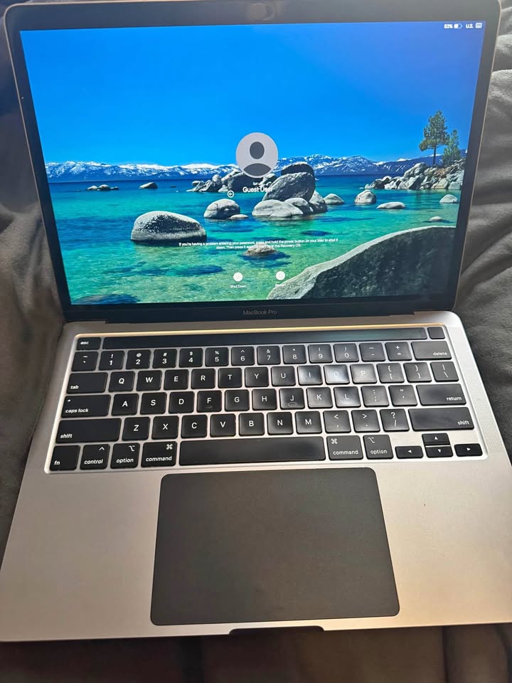 MacBook Pro 13” - 1TB 32G Ram