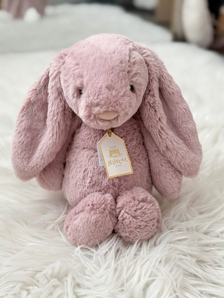 ✨ RARE Medium Bashful Luxe Bunny Rosa Jellycat✨(BNWT & Receipt)
