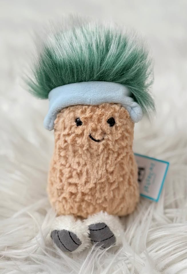 RARE Aprés-Ski Peanut Jellycat⛷️🥜Christmas Collection