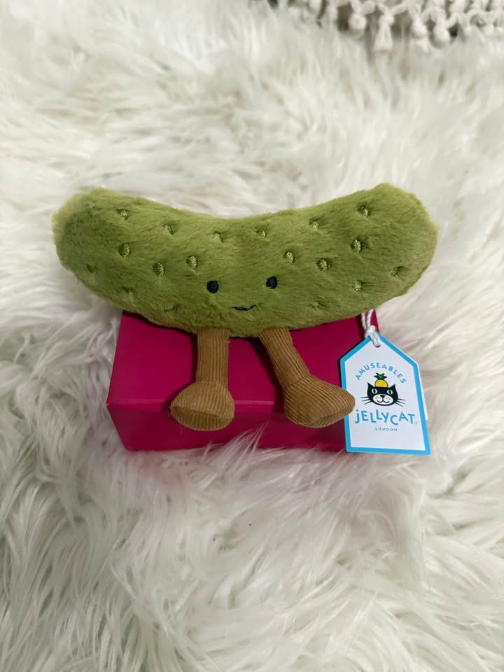 Jellycat Amuseable Pickle (BNWT & Receipt)