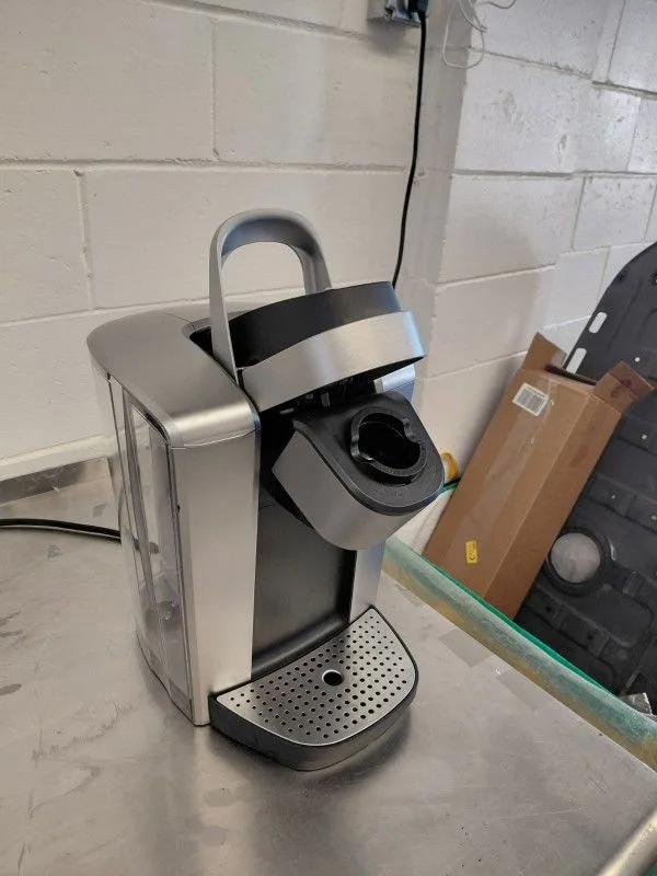 Single-Serve Coffee Maker (K-Cup Style) – Like New! image indicator(4)