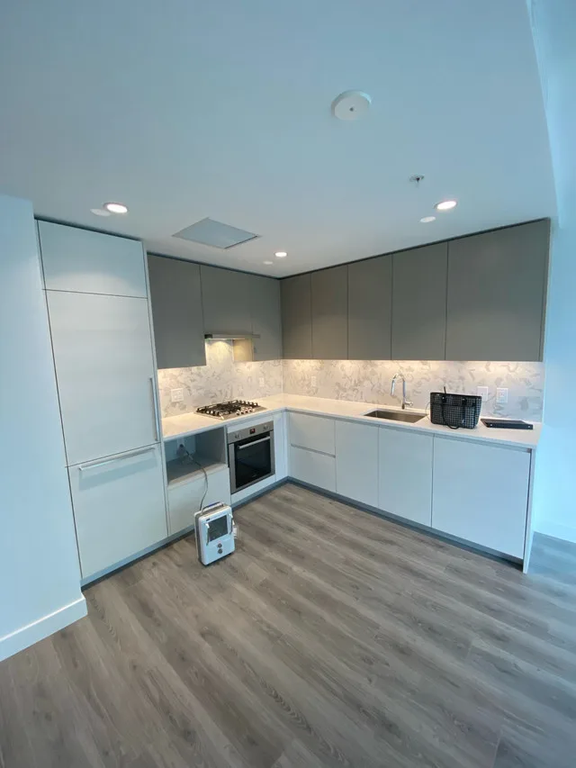 1 BED 1 BATH AVAILABLE NOV 1st image indicator(3)