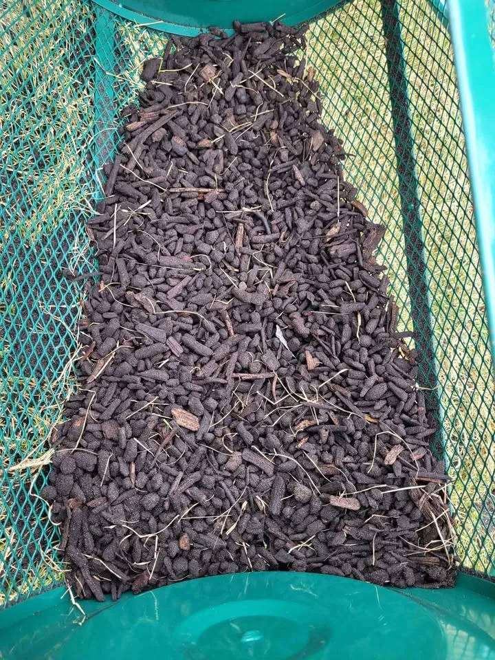 Lawn/garden spreader for sale image indicator(3)