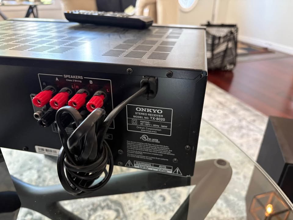 Onkyo TX8020 Stereo System with Klipsch R15M Speakers - photo 4