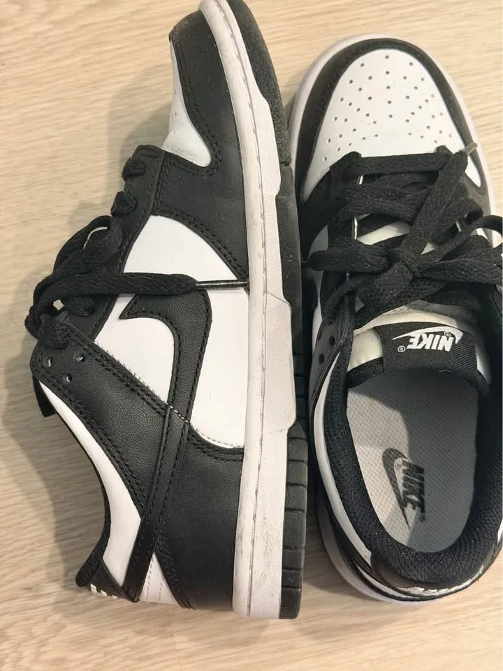 Nike Dunk Low Panda 4Y image indicator(2)