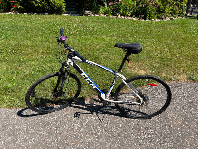 CCM Krossport Men’s Bike with comfort seat