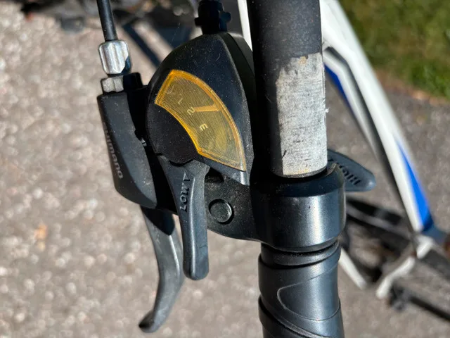 CCM Krossport Men’s Bike with comfort seat image indicator(2)