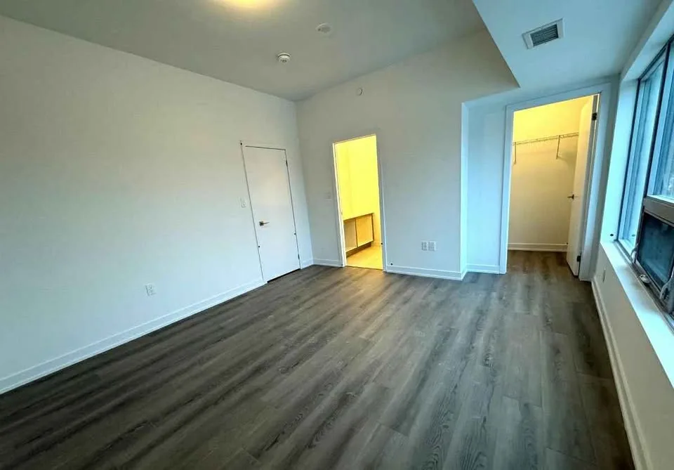 3 Beds 2 Baths - Apartment image indicator(10)