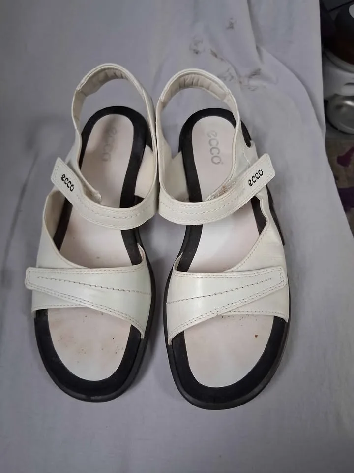 Size 10 Ecco sandals thumbnail
