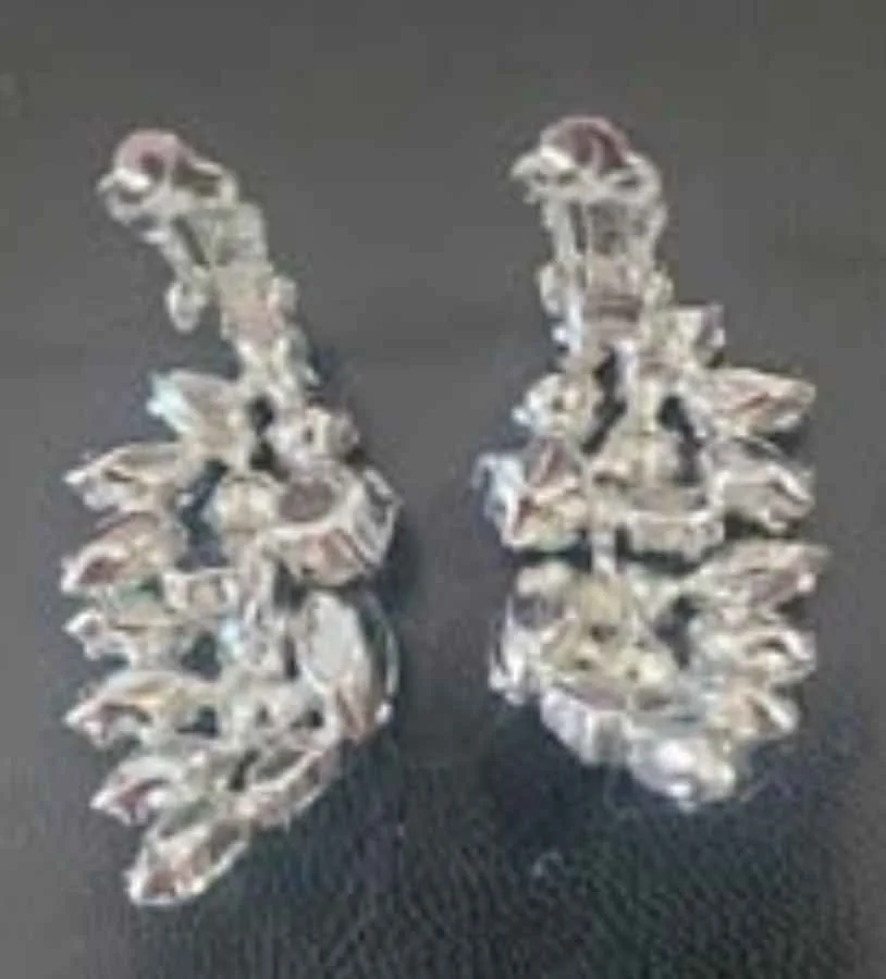 SHERMAN signed Vintage 1940s Swarovski earrings image indicator(3)