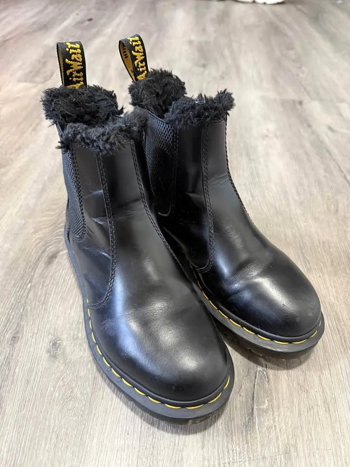 Dr. Martens 2976 Leonore faux fur-lined Chelsea
