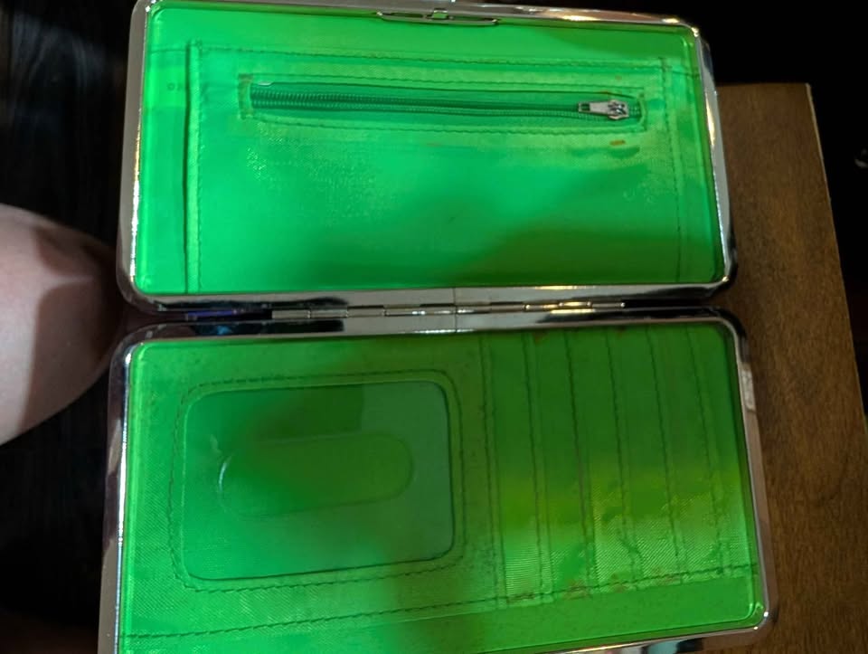 GIR Invader Zim Hot Topic wallet great condition RARE! - photo 4