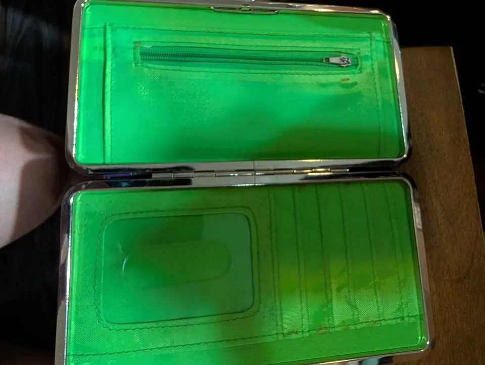 GIR Invader Zim Hot Topic wallet great condition RARE! image indicator(4)