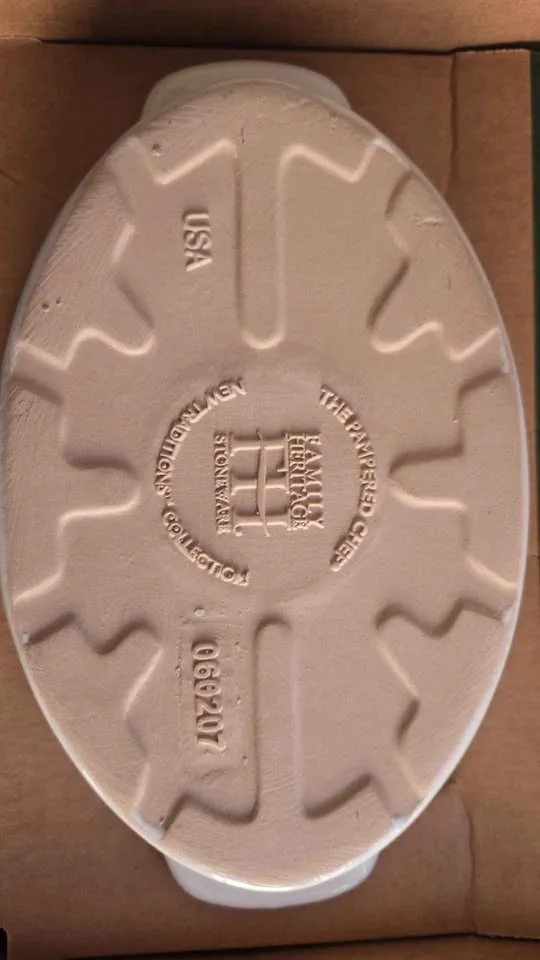 NIB Pampered Chef Small Oval Baker 2 cup capacity image indicator(4)