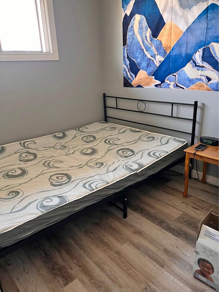 queen mattress n bed frame