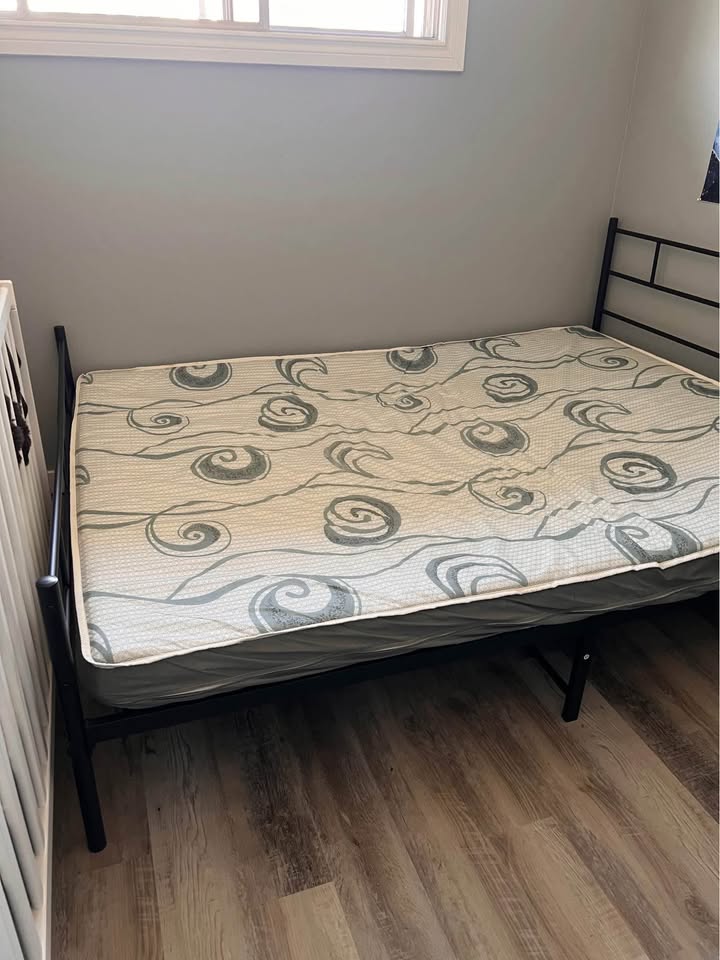 queen mattress n bed frame - photo 2