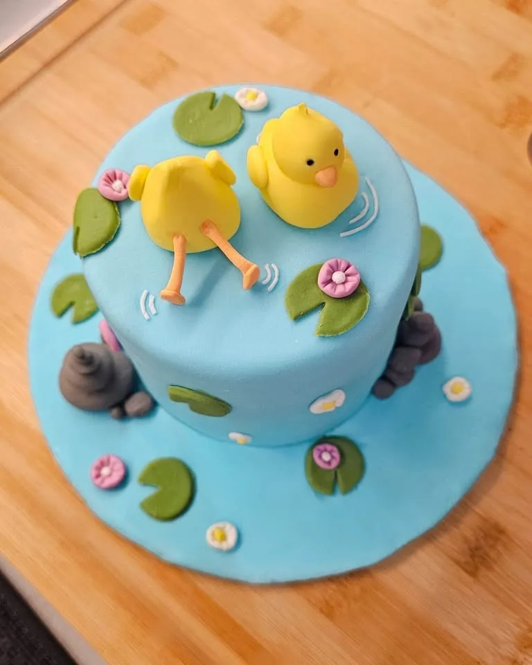 Custom Cakes, Bento cakes and cupcakes image indicator(3)