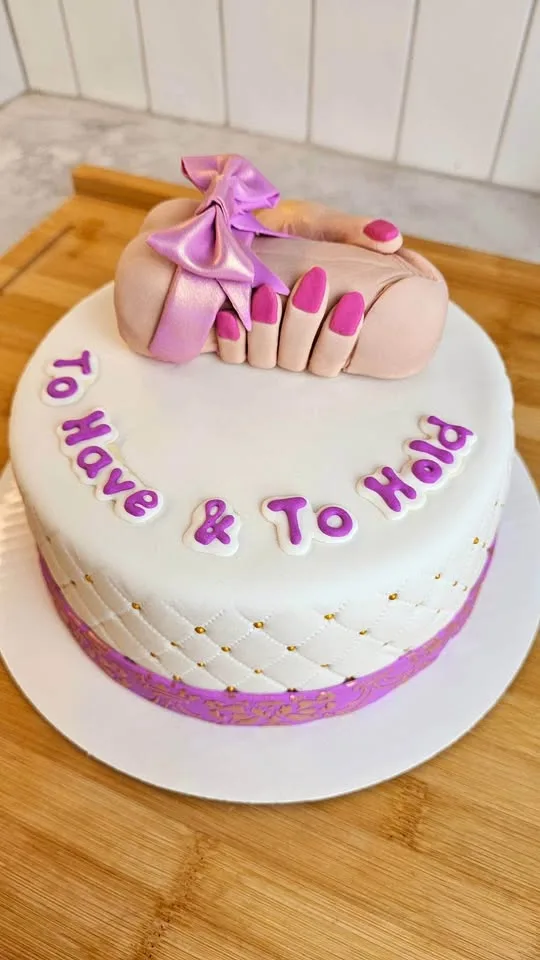 Custom Cakes, Bento cakes and cupcakes image indicator(5)