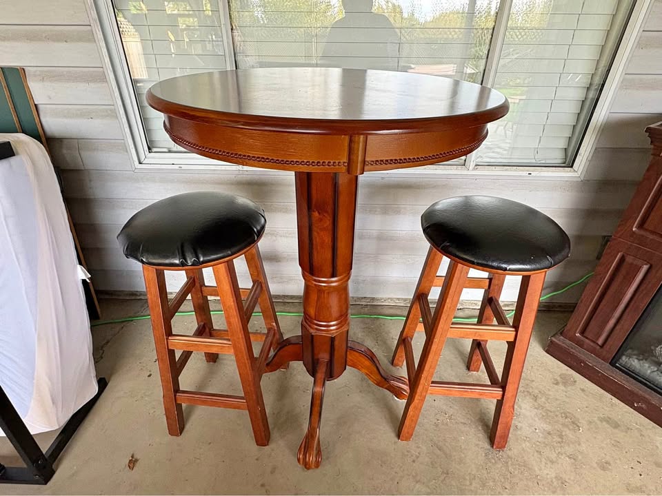 Bar table with stools